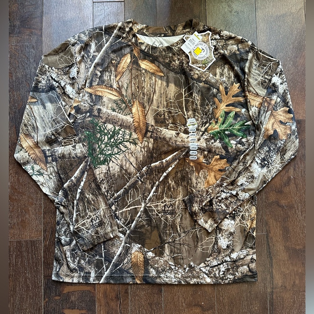 Realtree Men's Long Sleeve Camouflage T-Shirt NWT - Picture 2 of 6